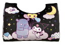 【クロミ】キャラクターくつろぎ三角クッション 35x55cm クロミ Kuromi まくら 肘置き 脚置き インテリア 自立 リラックス