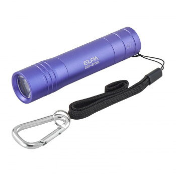 乾電池1本で点灯し、コンパクトで携帯に便利なサイズです。サイズ(約)直径22×全長95mm(最大値)個装サイズ：20×7×3cm重量約44g(電池除く、ストラップ含む)個装重量：63g仕様使用電池:単三形アルカリ乾電池×1本(別売)連続点灯時間:約10時間※アルカリ乾電池使用時※電池の性能、使用条件により連続点灯時間は短くなる場合があります光源:白色LED×1灯明るさ:約100lm※電池初期時防水仕様:IPX3(防雨形)付属品ストラップ、カラビナ生産国中国fk094igrjs
