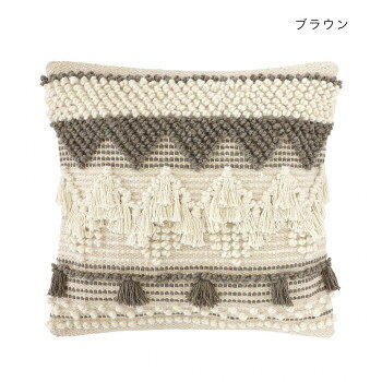 羊毛の甘撚りの糸を手作業で引き出して柄を作った、クラフト感が味わい深い。コットンの生地に羊毛(ウール)の玉を手作業で引き出して柄を表現したクッションカバー。シンプルな配色ながら、ポコポコとした柄が立体的で目を惹くデザインです。ソファやベッドの上に置けば、インテリアがぐっとオシャレになります。サイズ約45×45cm個装サイズ：25×16×3cm重量個装重量：281g素材・材質表地:綿50%、ウール50%裏地:綿100%生産国インドfk094igrjs