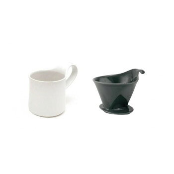 お手軽にドリップコーヒーを始められます。誰でも簡単に美味しいコーヒーを淹れられるので、プレゼントにもオススメです。※同色のセットでも焼成窯の違いで、多少の色の差がある場合があります。※全ての製品が均一ではない個体差も「やきもの」ならではの魅力としてお楽しみください。※ZEROJAPANのカラー製品は全て釉薬による優しい色合いを表現しているため、やきもの特有の自然な色幅があります。※商品のカラーはモニターの設定・発色などにより実際の商品と異なる場合があります。サイズドリッパー:W117×D152×H103mm、マグカップ:W130×D88×H108mm個装サイズ：14.6×12.3×20.5cm重量個装重量：730g素材・材質陶磁器仕様ドリッパートレイ付容量(マグカップ):300cc生産国日本fk094igrjs