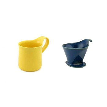 お手軽にドリップコーヒーを始められます。誰でも簡単に美味しいコーヒーを淹れられるので、プレゼントにもオススメです。※同色のセットでも焼成窯の違いで、多少の色の差がある場合があります。※全ての製品が均一ではない個体差も「やきもの」ならではの魅力としてお楽しみください。※ZEROJAPANのカラー製品は全て釉薬による優しい色合いを表現しているため、やきもの特有の自然な色幅があります。※商品のカラーはモニターの設定・発色などにより実際の商品と異なる場合があります。サイズドリッパー:W117×D152×H103mm、マグカップ:W130×D88×H108mm個装サイズ：14.6×12.3×20.5cm重量個装重量：730g素材・材質陶磁器仕様ドリッパートレイ付容量(マグカップ):300cc生産国日本fk094igrjs