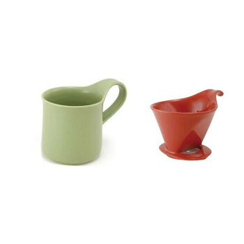 お手軽にドリップコーヒーを始められます。誰でも簡単に美味しいコーヒーを淹れられるので、プレゼントにもオススメです。※同色のセットでも焼成窯の違いで、多少の色の差がある場合があります。※全ての製品が均一ではない個体差も「やきもの」ならではの魅力としてお楽しみください。※ZEROJAPANのカラー製品は全て釉薬による優しい色合いを表現しているため、やきもの特有の自然な色幅があります。※商品のカラーはモニターの設定・発色などにより実際の商品と異なる場合があります。サイズドリッパー:W117×D152×H103mm、マグカップ:W130×D88×H108mm個装サイズ：14.6×12.3×20.5cm重量個装重量：730g素材・材質陶磁器仕様ドリッパートレイ付容量(マグカップ):300cc生産国日本fk094igrjs