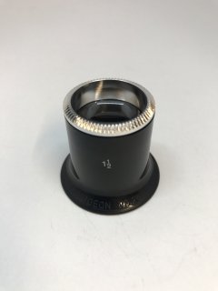 ■　商品内容＜倍率＞3.3・4.0・5.0・6.7倍がありますアルミの縁が付いています。　ご注文頂いてからの在庫ご確認となります。弊社からの受注確定メールをお送りした時点で受注確定となります。その為、ご注文頂きました商品が〈在庫切れ〉となる場合もございます事をご了承お願い致します。在庫切れの場合に関しましては別途ご納期をお知らせさせて頂きます。■　送料・配送についての注意事項●ご注文入れ違い等により欠品・遅延となる場合がございます。 ●ご注文の商品によって北海道、沖縄、離島および一部地域への配送時に追加送料がかかる場合や、配送ができない場合がございます。 ●お客様都合でのキャンセルはお受け出来ませんのでご了承下さい。