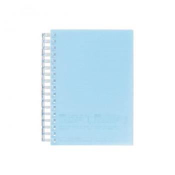 A6サイズのオープンリングノートに厚とじタイプが新登場。外出先などで、メモやアイデアの書き込みにピッタリなサイズです。とじ具は表紙の色に合わせた透明色。【とじ具の使い方】あける時は、リーフを持ち、斜めに軽く引くと、とじ具が開きます。とじる時は、リングをつまみ、指を滑らせて音がするように順番に閉じます。サイズ117×18×148mm個装サイズ：15×12×2cm重量個装重量：91g素材・材質表紙:ポリプロピレン(生地厚0.5mm)とじ具:ポリカーボネートリーフ:上質紙仕様サイズ:A6タイプ :S型穴数:17穴収容量:リーフ70枚最大収容枚数:100枚罫線:B罫6mm生産国ベトナムfk094igrjs