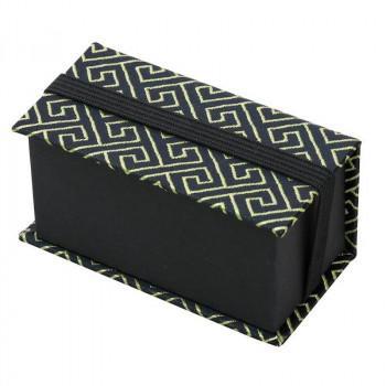 印鑑箱です。サイズ個装サイズ：10×12×5cm重量38g個装重量：38g素材・材質紙、布張り仕様印材の入る大きさ:30×30×高さ70mm生産国中国fk094igrjs