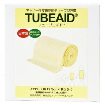 装着時のズレがほとんどなく、掻被行為から皮膚をカバーします。チューブ型の包帯なので、手軽で無駄なく、装着がスピーディーに行えます。特殊な編み方により、優れた通気性と伸縮性を実現しました。塗布した外用薬が衣服着用により拭き取られることを防ぎ、適切な経皮吸収を助けます。アトピー性皮膚炎、アトピックドライスキンなど、皮膚の保湿効果を高め、薬物療法の経皮吸収促進によるセラミドケアへの早期移行を可能にし、冷涼感による『かゆみ』・『不快感』を取り除く画期的な手技です。湿潤ラップ法は、患部に外用薬や保湿クリームを塗った上で、チューブ型包帯(チューブエイド(R))を二層に装着して、炎症を起こしている皮膚を掻痒行為から保護する方法です。チューブエイド(R)は、それぞれ暖かく湿らせた層と、乾いた層とを二層に装着するため固定を確実にし、皮膚表面の潤いを保つモイスチャー効果を高めつつ、衣服を汚さず日常生活の不快さを軽減して、患者様のQOL改善が期待できます。サイズ幅19.5cm×長さ5m個装サイズ：12×12×21cm重量個装重量：361g素材・材質レーヨン85%、ナイロン10%、ポリウレタン5%仕様規格:【円周長】50〜140cm【使用する部位】成人の胴体生産国日本fk094igrjs