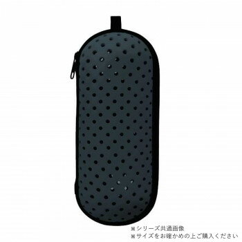 通気穴が開いているので、ご使用後の湿ったゴーグルを保管しながら水気を切ることができます。・極細繊維で織り込んでいるので吸水力抜群です。・洗濯機で洗濯可能です。・柔らかな肌ざわりです。サイズ外寸:185×75×60mm個装サイズ：24.8×13.1×6.6cm重量個装重量：40g素材・材質EVA仕様カラー:ブラック対応モデル:SWANSのスイミングゴーグル対象年齢:子どもから大人用生産国中国fk094igrjs