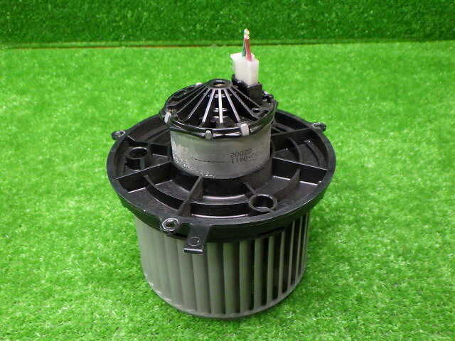 【中古】スズキ　DA52/52　エヴリィ　HE21S　ラパン　ミラジーノ等　ブロアモーター　ヒーターモーター　250109002中古 車 パーツ 中古パーツ 中古部品 カスタム 即発送