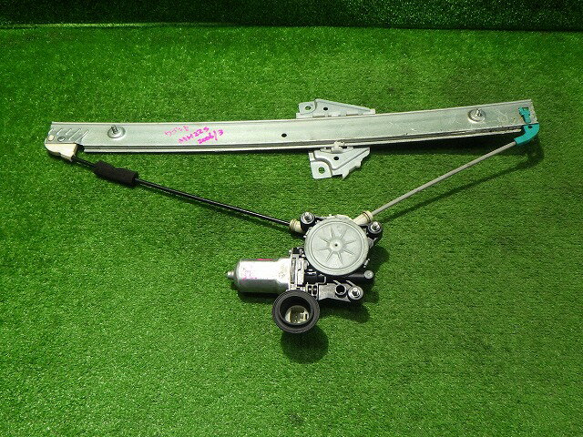 【中古】ワゴンR　AZワゴン　フロント　右レギュレターモーター　MH22S　83430-58JO　運転席　スズキ　251114206中古 車 パーツ 中古パーツ 中古部品 カスタム 即発送