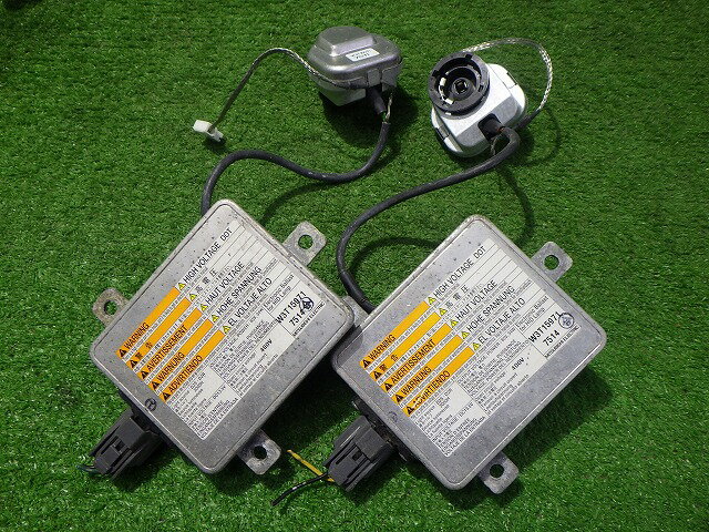 【中古】ワゴンR　AZワゴン　純正バラスト左右　MH22S/23S　W3T15971　スズキ　251114217中古 車 パーツ 中古パーツ 中古部品 カスタム 即発送