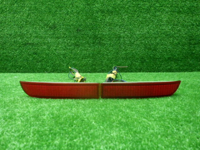 【中古】メーカー不明　車種不明　リアバンパー　リフレクター　左右セット　200728004中古 車 パーツ 中古パーツ 中古部品 カスタム 即発送