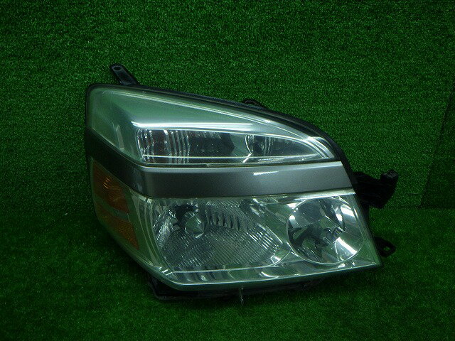 トヨタ AZR60/65 ヴォクシー 後期 右ヘッドライト HID レベ付 トヨタ AZR60/65 ヴォクシー 後期 右ヘッドライト HID レベ付
