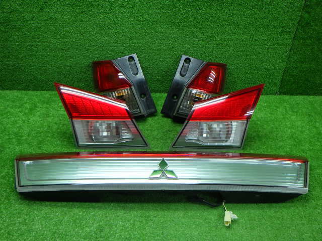 【中古】ミツビシ MB15S デリカD2 前期 テールレンズ 5点セット 訳アリ 210804106中古 車 パーツ 中古パーツ 中古部品 カスタム 即発送