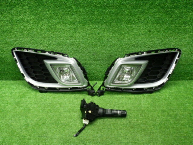 【中古】マツダ GH GH5AW アテンザ フォグランプカバー スイッチ付 210821006中古 車 パーツ 中古パーツ 中古部品 カスタム 即発送