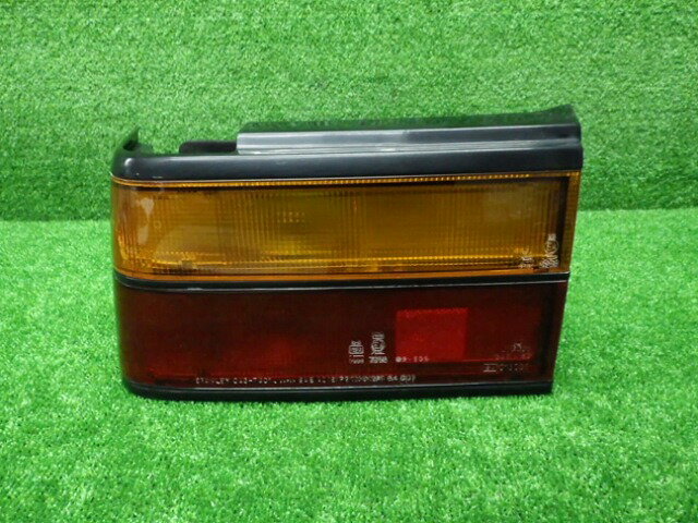 【中古】ホンダ AK系 シビック セダン 左テールレンズ 043-7401 訳あり 221022045中古 車 パーツ 中古パーツ 中古部品 カスタム 即発送