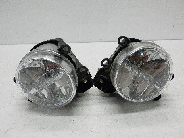 【中古】★コーティング加工済★　トヨタ　210系　クラウン　アスリート　ハイブリッド　LED　フォグランプ　左右セット　30-413　220917086中古 車 パーツ 中古パーツ 中古部品 カスタム 即発送