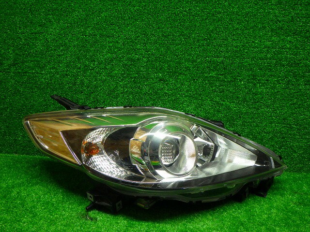 【中古】プレマシー 後期 右ヘッドライト HID CREW P7137 バラスト付 比較的綺麗 マツダ 251030221中古 車 パーツ 中古パーツ 中古部品 カスタム 即発送