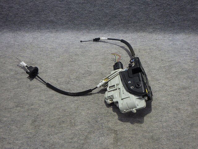 【中古】アウディ A4 左リア ドアロック アクチュエーター ABA-8KCDNF 6P 260325221中古 車 パーツ 中古パーツ 中古部品 カスタム 即発送