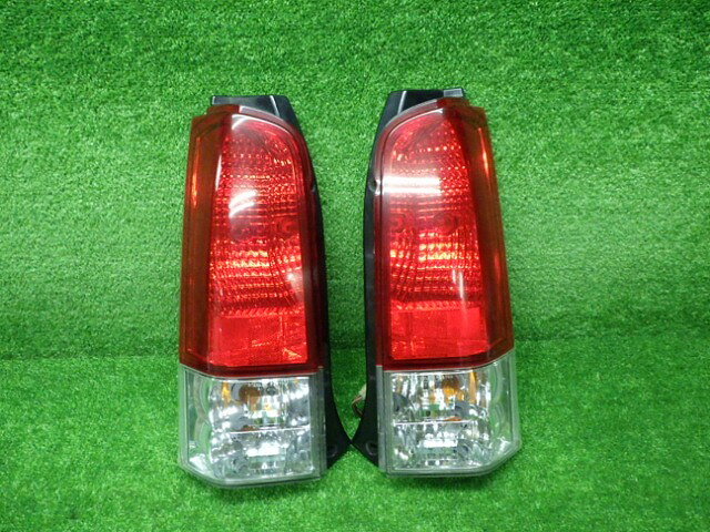 【中古】マツダ MD22S AZワゴン MC系 ワゴンR 後期 テールレンズ左右セット P2874 221125053中古 車 パーツ 中古パーツ 中古部品 カスタム 即発送