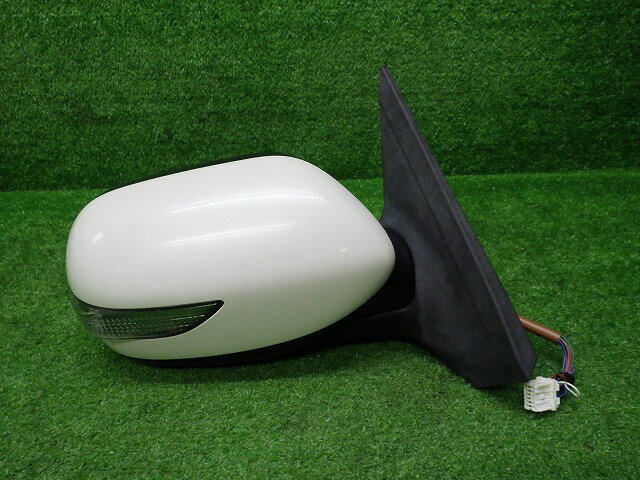 【中古】スバル　YA系　エクシーガ　右ドアミラー　9P　カラー37J　230826009中古 車 パーツ 中古パーツ 中古部品 カスタム 即発送