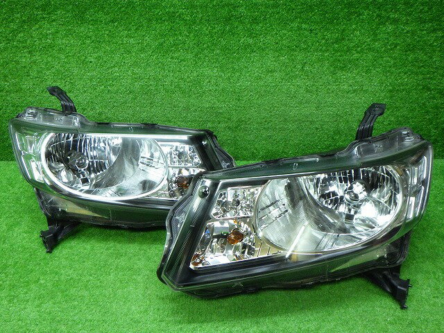 【中古】ホンダ　GB3/4　フリードスパイク　ヘッドライト　左右　HID　100-22068　N　240327025中古 車 パーツ 中古パーツ 中古部品 カスタム 即発送