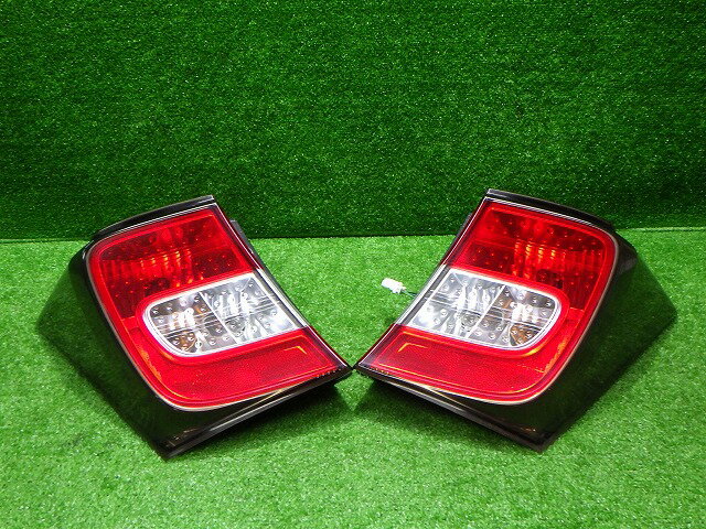 【中古】フリードスパイク　テール左右　GB3/4　前期　D095　ホンダ　250927025中古 車 パーツ 中古パーツ 中古部品 カスタム 即発送