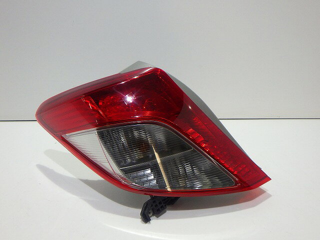 NCP NSP130系　ヴィッツ中期テールランプ 美品 ヴィッツ 130/KSP130/NSP130/NSP135/NCP131 純正 左 テール KOITO