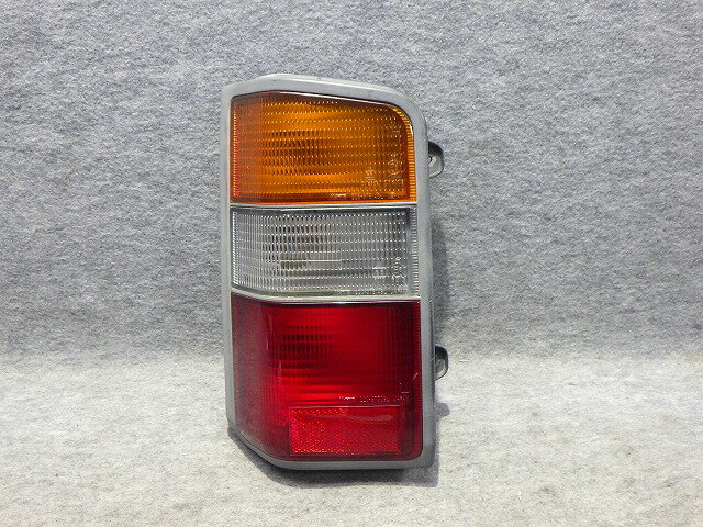 Rakuten - 【中古】デリカ　左テール　P25W　P35W　220-37508　MB527315　260416229中古 車 パーツ 中古パーツ 中古部品 カスタム 即発送