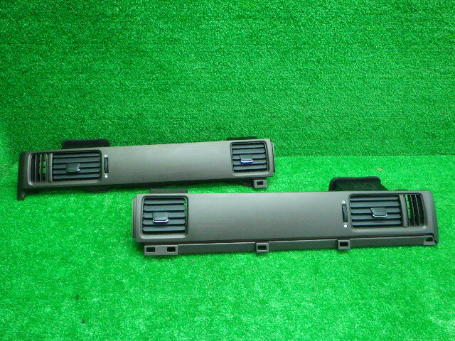 【中古】ホンダ　RG2　ステップワゴン　エアコン吹き出し口　左右セット　190830132中古 車 パーツ 中古パーツ 中古部品 カスタム 即発送