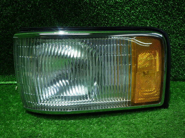 【中古】キャデラック　GM　左ウィンカー　コーナーレンズ　AK44K　16517843　251016236中古 車 パーツ 中古パーツ 中古部品 カスタム 即発送