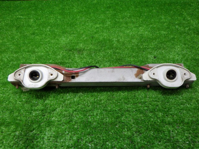 【中古】スバル　KK3/4　ヴィヴィオ　純正　ナンバー灯　土台　250116039中古 車 パーツ 中古パーツ 中古部品 カスタム 即発送