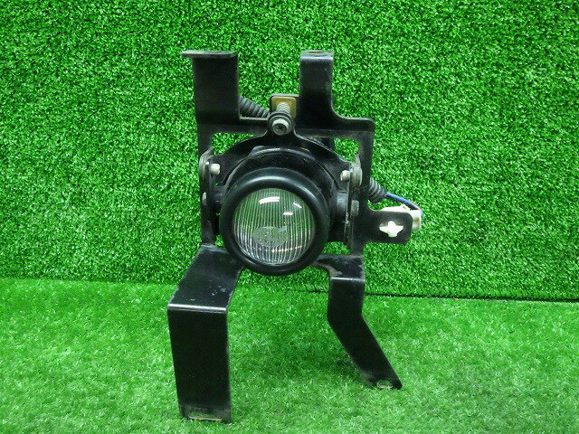 【中古】ディオン　左フォグランプ　CR6W　156　972　ミツビシ　250705244中古 車 パーツ 中古パーツ 中古部品 カスタム 即発送