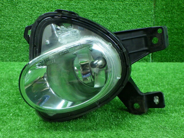 【中古】トヨタ 200系 クラウン アスリート 前期 左フォグランプ 30-356 訳アリ 240523149中古 車 パーツ 中古パーツ 中古部品 カスタム ...