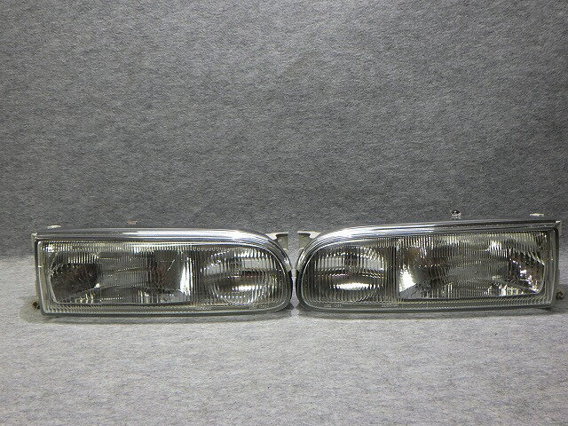 【中古】インフィニティ ヘッドライト左右 ハロゲン HG50 IKI1298 日産 ガラス製 251127053中古 車 パーツ 中古パーツ 中古部品 カスタム 即発送
