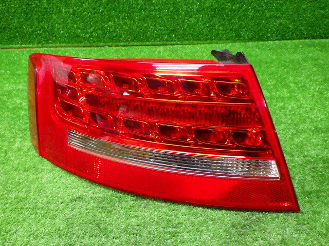 【中古】LED球切れ無し　アウディ　8T　A5　クーペ　左テールレンズ　I090028　250301056中古 車 パーツ 中古パーツ 中古部品 カスタム 即発送