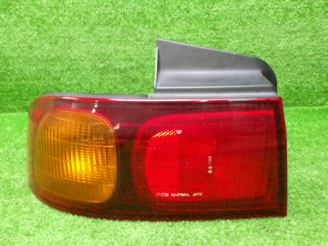 【中古】ホンダ　DB　インテグラ　左テールレンズ　93-07081　220-22235　240914091中古 車 パーツ 中古パーツ 中古部品 カスタム 即発送