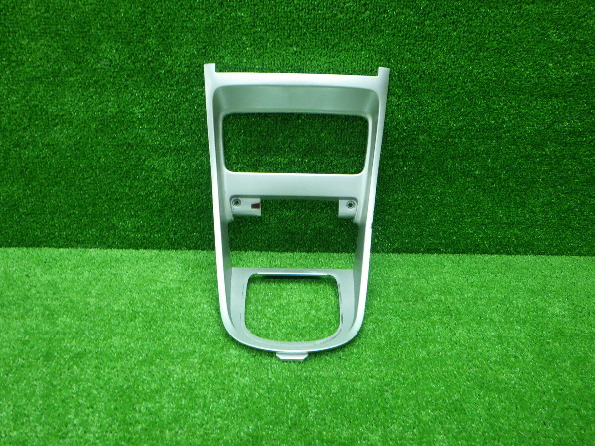 【中古】 プジョー 307 シフトパネル 181009010中古 車 パーツ 中古パーツ 中古部品 カスタム 即発送