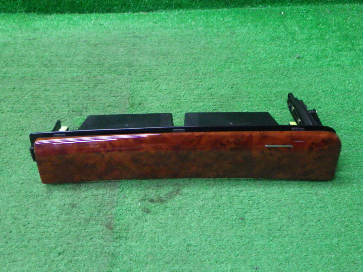 【中古】 トヨタ 30セルシオ 小物入れ DVDナビユニット フタ A180903026中古 車 パーツ 中古パーツ 中古部品 カスタム 即発送