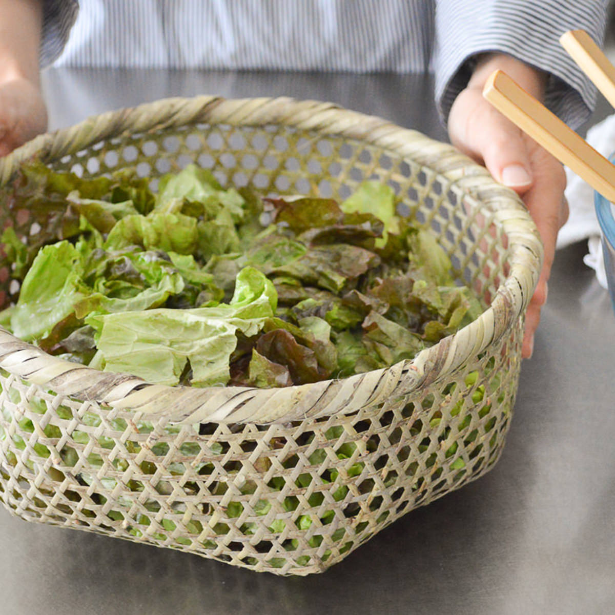 Rakuten - 竹製 目かご 小豆洗い 上 特小/小/大 3サイズ 篠竹 水切り ざる 野菜 果物 貝類 キッチン 台所用 伝統工芸 天然素材 手仕事 日本製 宮城県