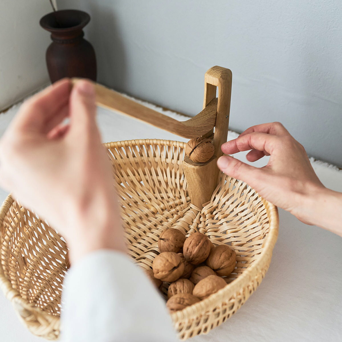 Rakuten - くるみ割りバスケット やなぎ ヘーゼル 果物かご 根菜かご 手編み ナチュラル ドイツ製