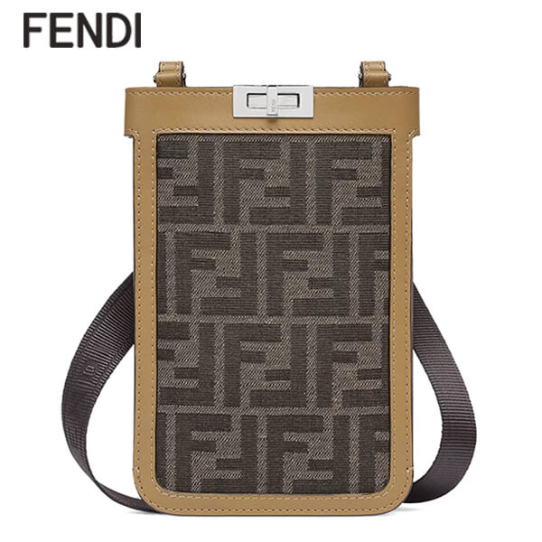 フェンディ FENDI メンズ フォンケース PEEKABOO 7AS156 AFBV ブラウン系 F1HRM ピーカブー モノグラム FFロゴ ズッカ柄 ZUCCA スマートフォンケース スマホショルダー iPhone アイフォン アイフォーン 小物 ユニセックス 男女兼用