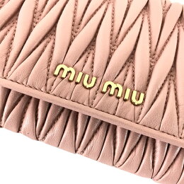 【2018-19秋冬新作】ミュウミュウ/MIUMIUレディースショルダーウォレットMATELASSE5DH002N88(ピンク/ORCHIDEA:F0615)miumiu/MATELASSE/マトラッセ/マテラッセ