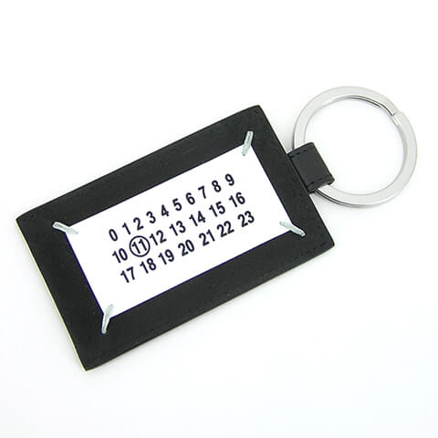 最新人気 ポイント5倍 21春夏 メゾンマルジェラ Maison Margiela メンズキーホルダー S55ua00 P0548 ブラック H8601 キーホルダー キーチャーム キーリング 小物 ユニセックス レディース 男女兼用 お気にいる Shreejidecor Com