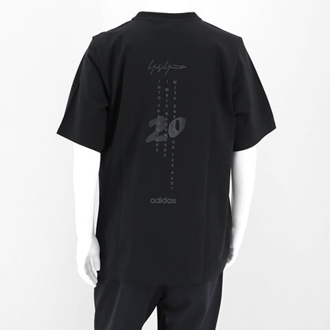 【ポイント5倍】 ワイスリー/Y-3 メンズ Tシャツ U CH1 COMM TEE HG8797 (ブラック/BLACK) U CH1 COMMERATIVE SS TEE/20周年記念モデル/半袖/クルーネック/adidas/Yohji Yamamoto/アディダス/ヨウジヤマモト/ユニセックス/男女兼用/SL【プレミアムSTOCK-22SS】