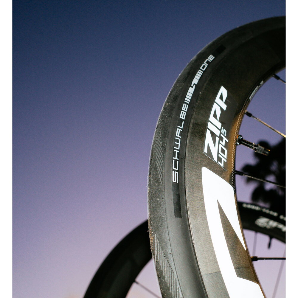 ワールドサイクルのZIPP 404 S Tubeless Disc 後のみ XDR ホワイト｜アングル2