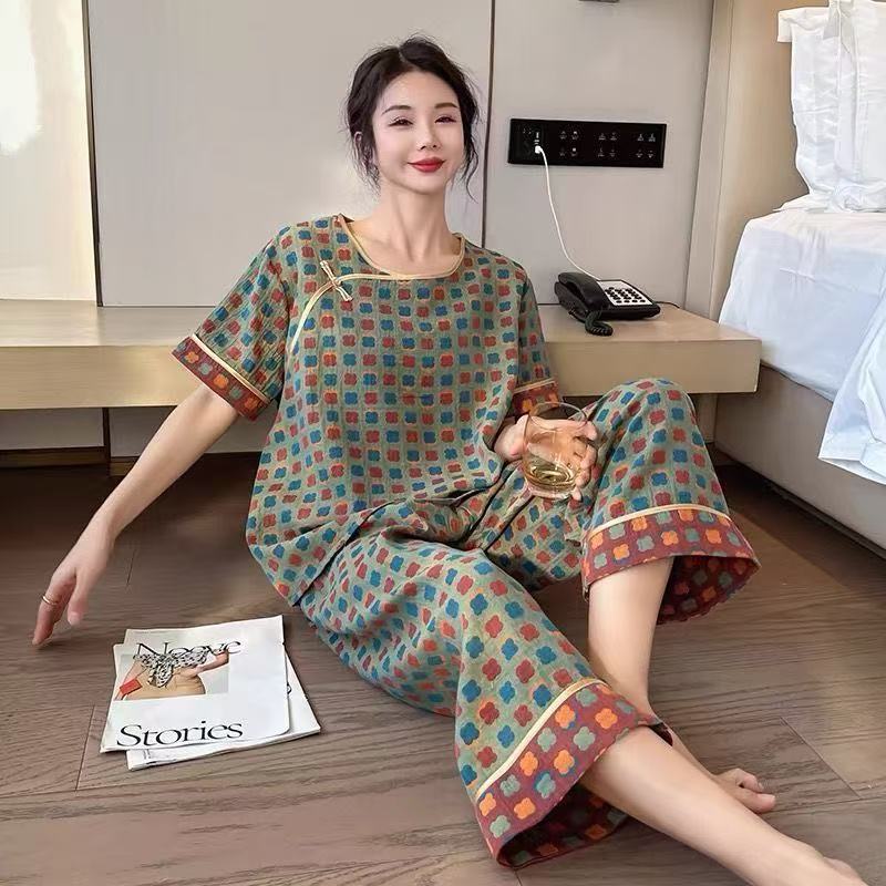 乐天商城 - 上下セット セットアップ レディース 大きい サイズ 総柄tシャツ プラスサイズ 中華風シャツ 夏 Tシャツ +パンツ 2点セット 七分丈パンツ 丸首 可愛いtシャツ シンプル 夏物 半袖 ゆったり ルームウェア 部屋着 カジュアル シンプル 可愛い LSGA024(2色L-4XL)