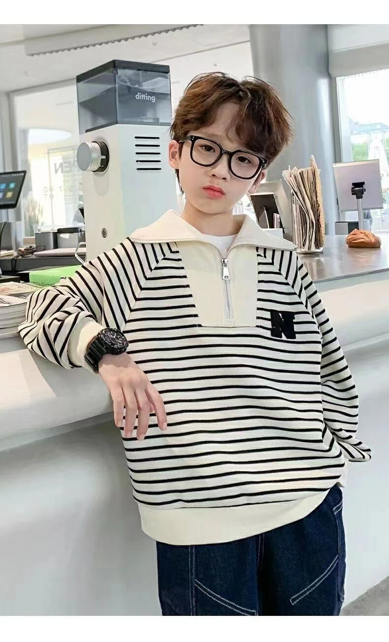 Rakuten - キッズ 子供服 トレーナー トップス カジュアル 襟付き 男の子 春秋 ゆったり 可愛い ジュニア 長袖 英文字 薄手 ボーダー柄 KUFB010（2色110-160）