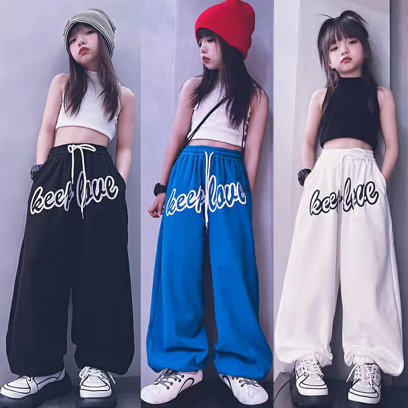 乐天商城 - キッズ 子供服 こども服 スポーツパンツ カジュアル キッズダンス パンツ ダンスウエア 子供 ダンスズボン ブルー ブラック ホワイト青 黒 白 女の子 男の子 春秋 ゆったり 可愛い ジュニア 英文字 薄手 かっこいい ( 120cm 130cm 140cm 150cm 160cm 170cm ) KTFA075