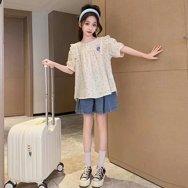 乐天商城 - キッズ 子供服 セットアップ 上下セット Tシャツ+デニムパンツ 2点セット 夏 女の子 tシャツ 半袖 薄手 ドッド柄 ハーフパンツ デニムパンツ ジュニア 半ズボン おしゃれ 可愛い トップス ボトムス 誕生日 プレゼント 幼稚園 小学生 お出かけKSFC053(120-170）