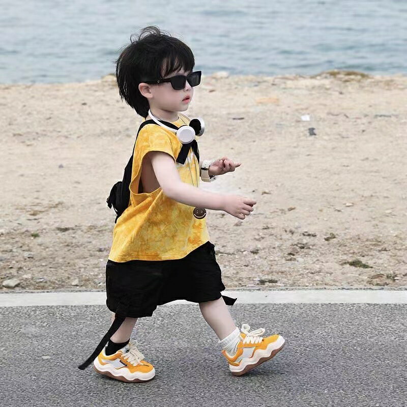 乐天商城 - キッズ 子供服 セットアップ 上下セット シャツ+パンツ 2点セット 夏 子供服 男の子 シャツ ノースリーブ 薄手 ベビー服 ハーフパンツ 子供服 おしゃれ 可愛い トップス ボトムス 半ズボン 入学 入園 誕生日 プレゼント 幼稚園 小学生 お出かけ KSFC061(80-130)